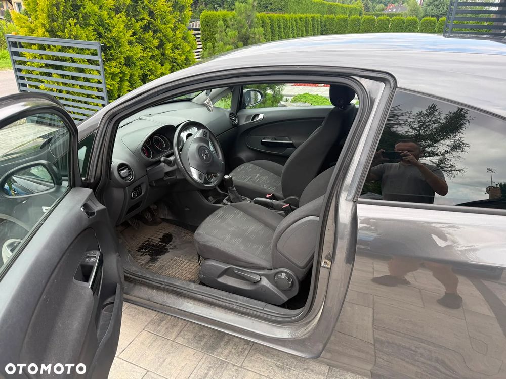 Opel Corsa 1.2 16V Cosmo - 8