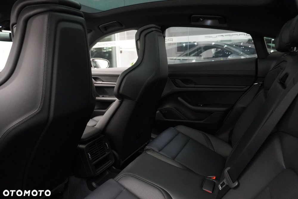 Porsche Taycan 105kWh 4S Performance Plus - 29