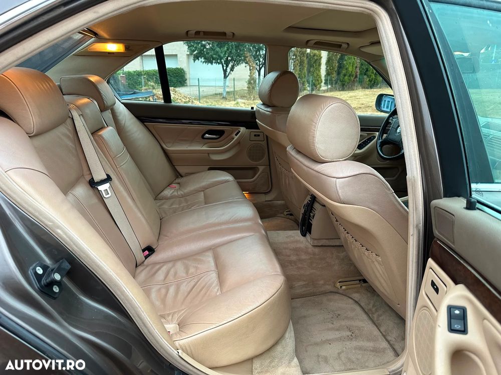 BMW Seria 7 - 16