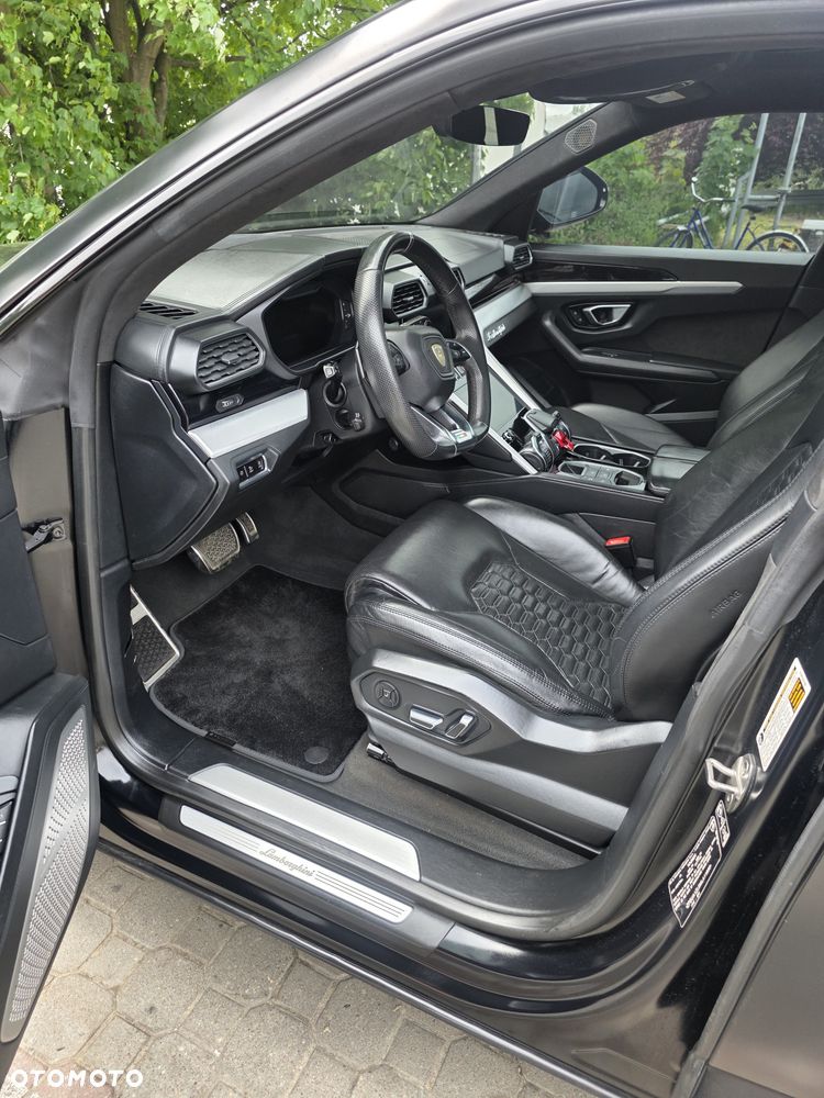 Lamborghini Urus - 18