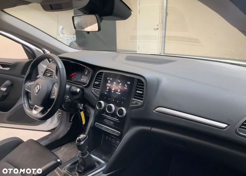 Renault Megane 1.5 Blue dCi Zen - 3