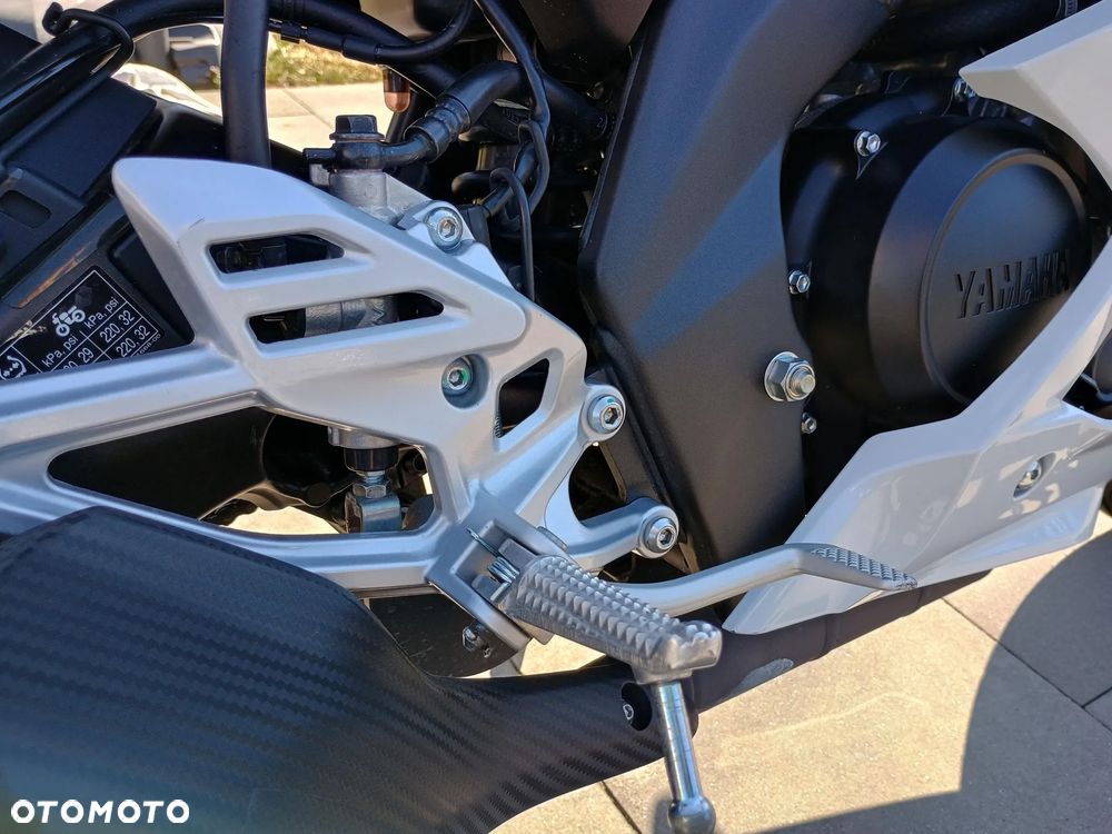 Yamaha YZF - 12