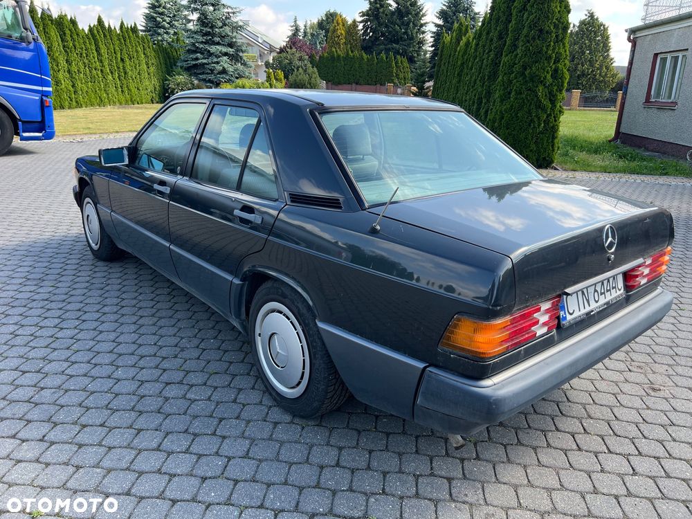 Mercedes-Benz W201 (190) - 4
