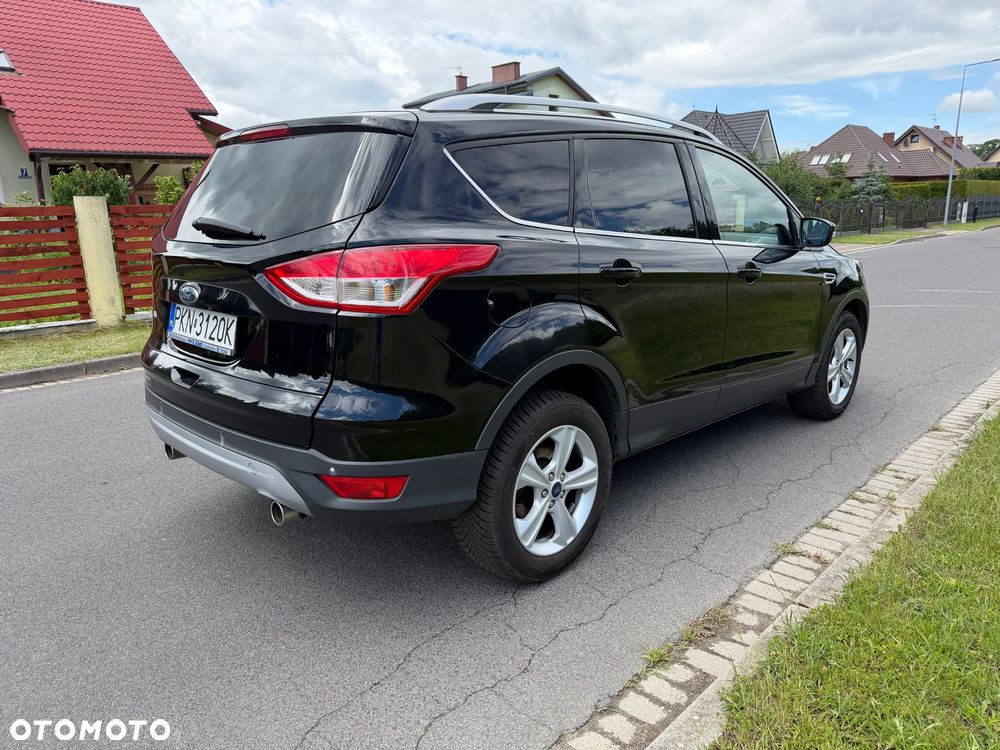 Ford Kuga 2.0 TDCi 2x4 Titanium - 4