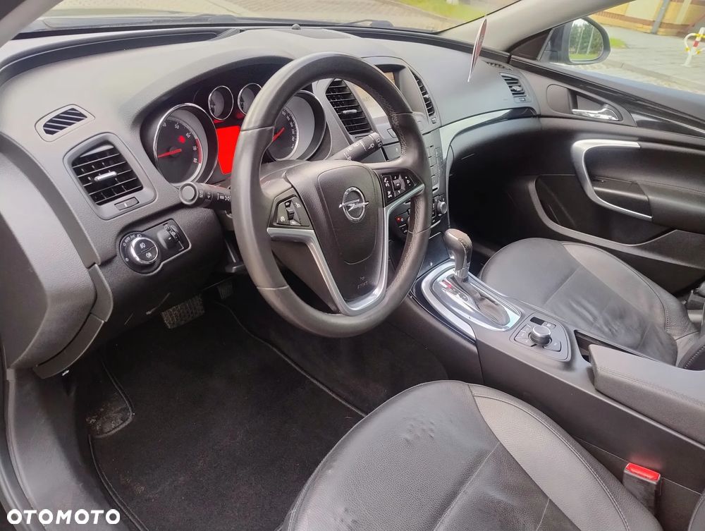 Opel Insignia 2.0 T Cosmo - 11