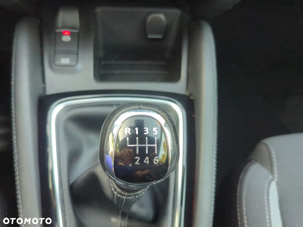Nissan Qashqai 1.3 DIG-T N-Connecta EU6d - 36
