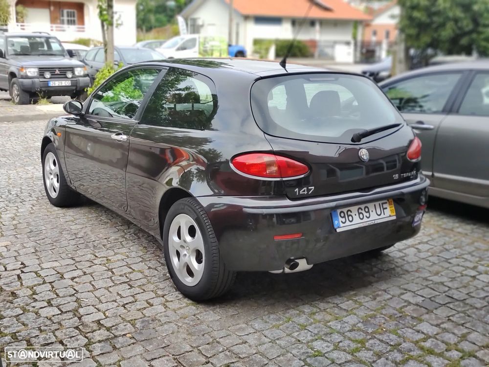 Alfa Romeo 147 1.6 TS Distinctive - 6