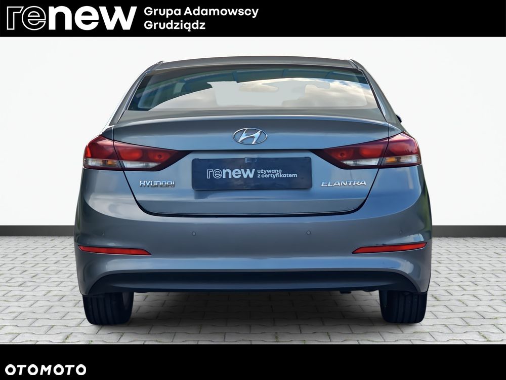 Hyundai Elantra 1.6 Comfort - 10