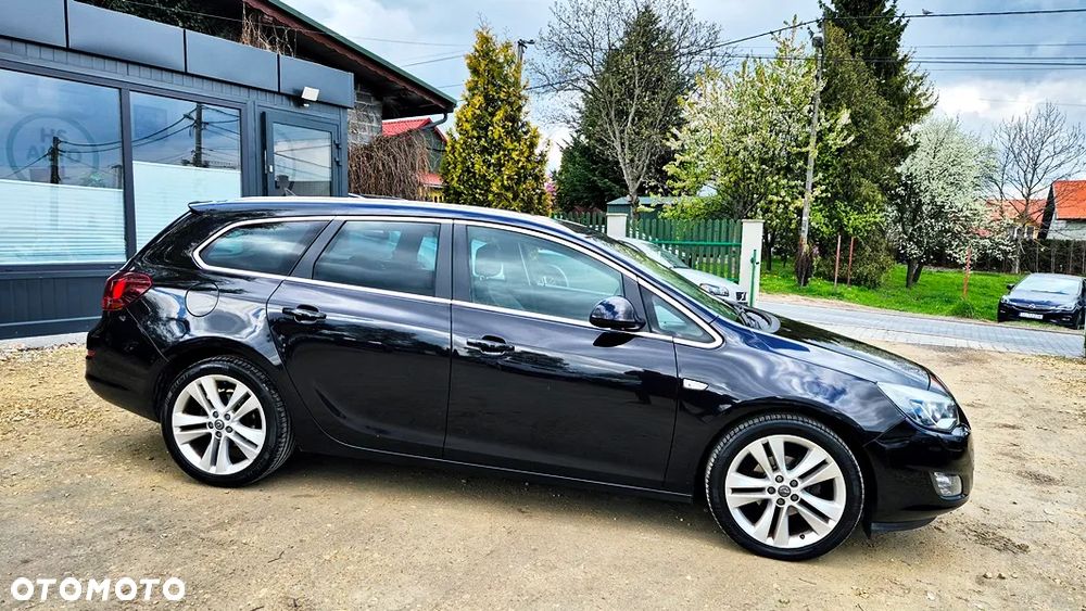 Opel Astra 1.4 Turbo Cosmo - 11