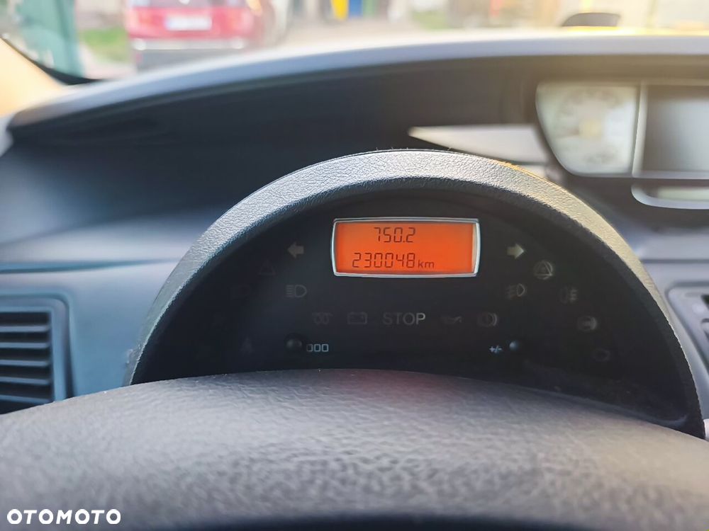 Peugeot 807 2.0 HDi Trendy - 16
