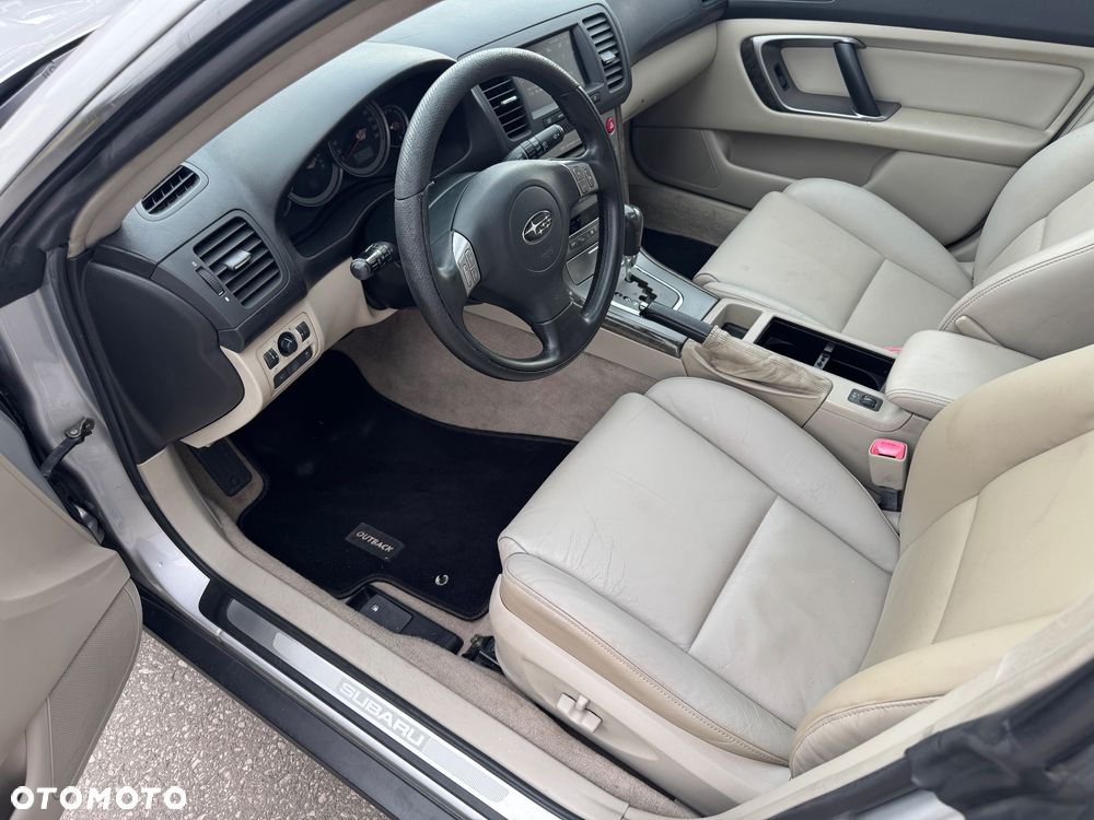 Subaru Outback 3.0 H6 - 14