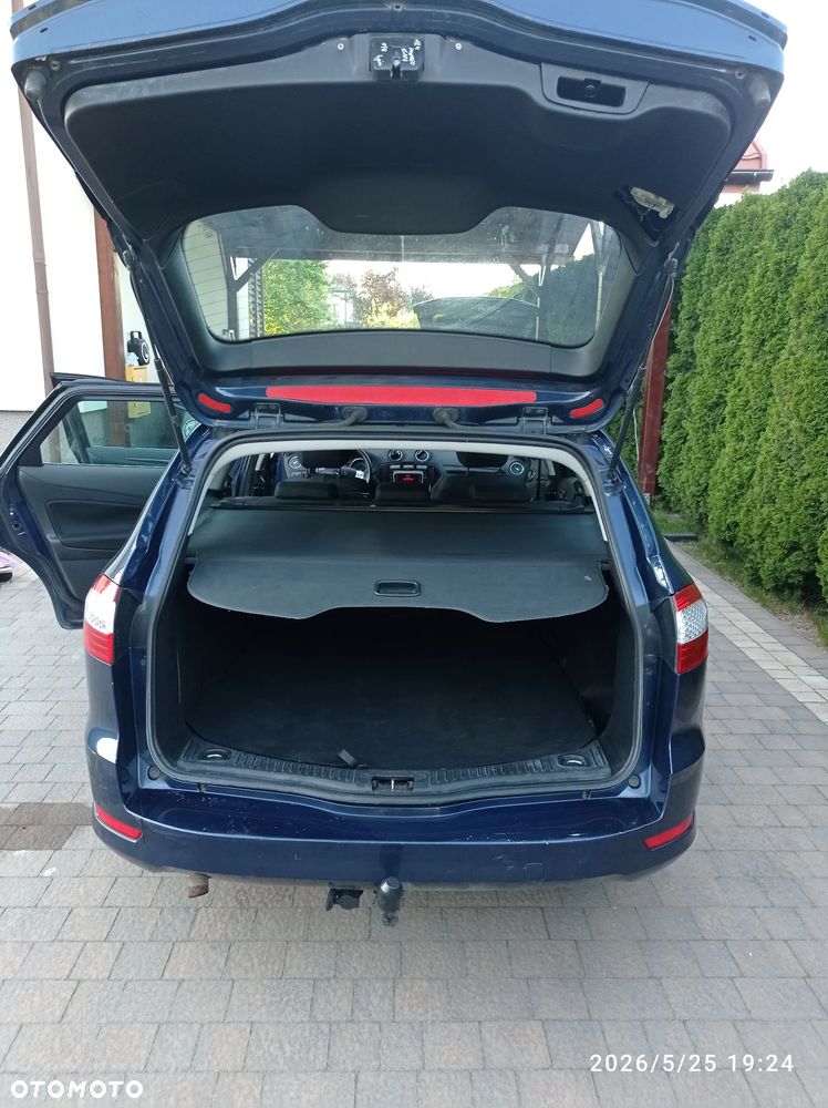 Ford Mondeo 2.0 Ghia - 9