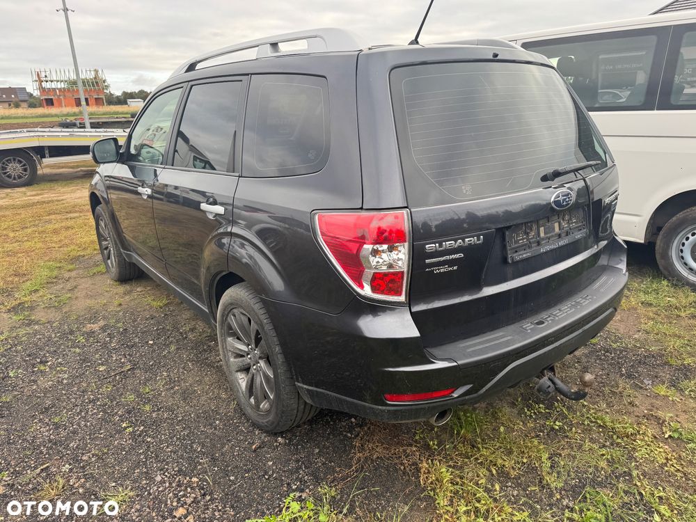 Subaru Forester 2.0D Active Deep Green Pearl - 15