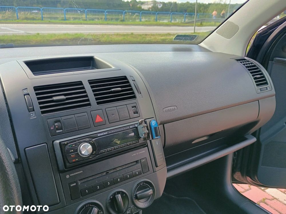 Volkswagen Polo - 2