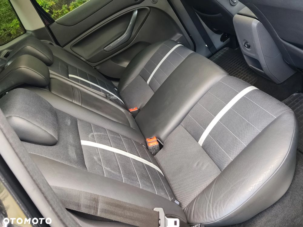 Ford Kuga 2.0 TDCi 4x4 Titanium - 14
