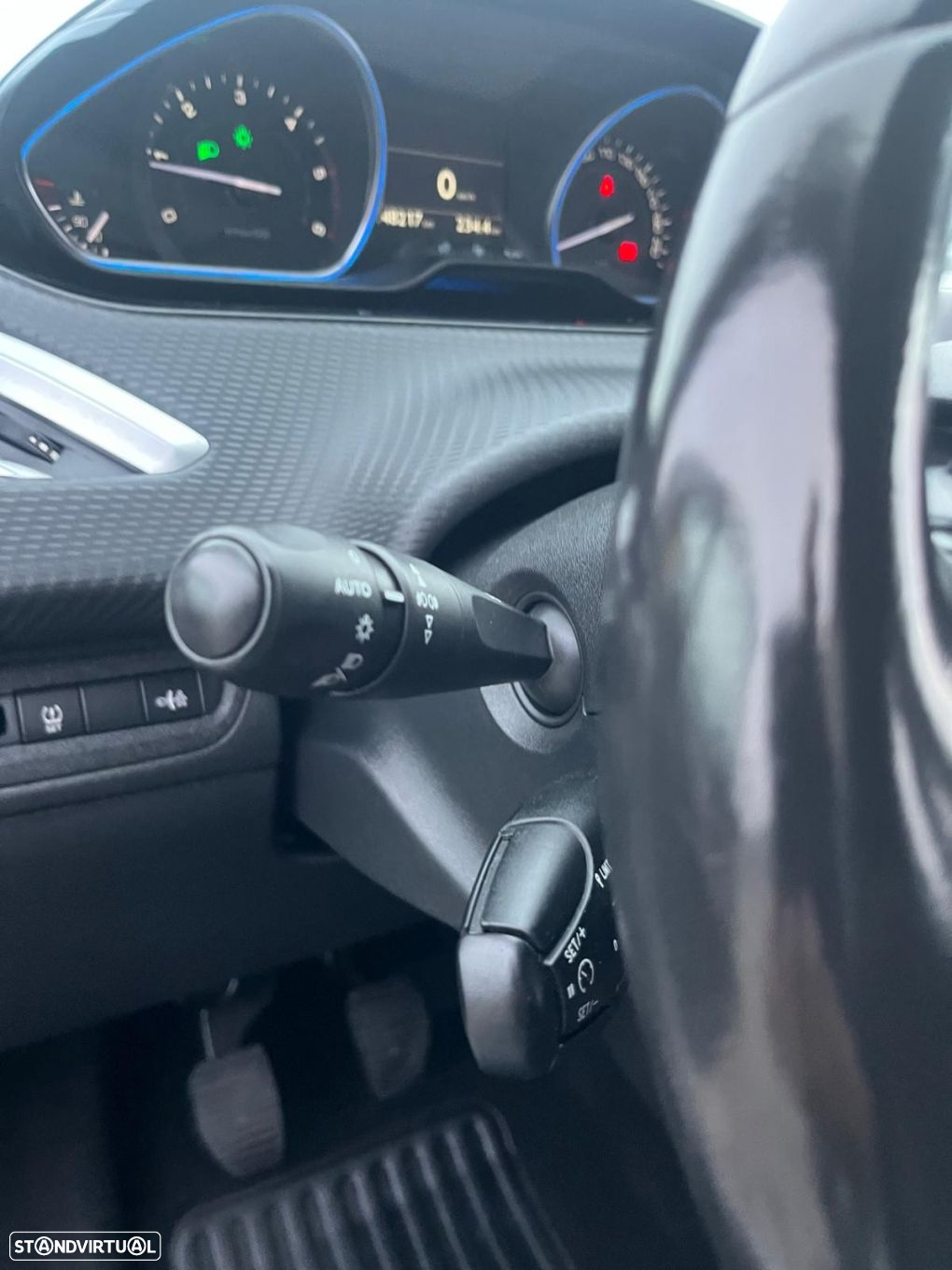 Peugeot 2008 1.6 e-HDi Allure - 19