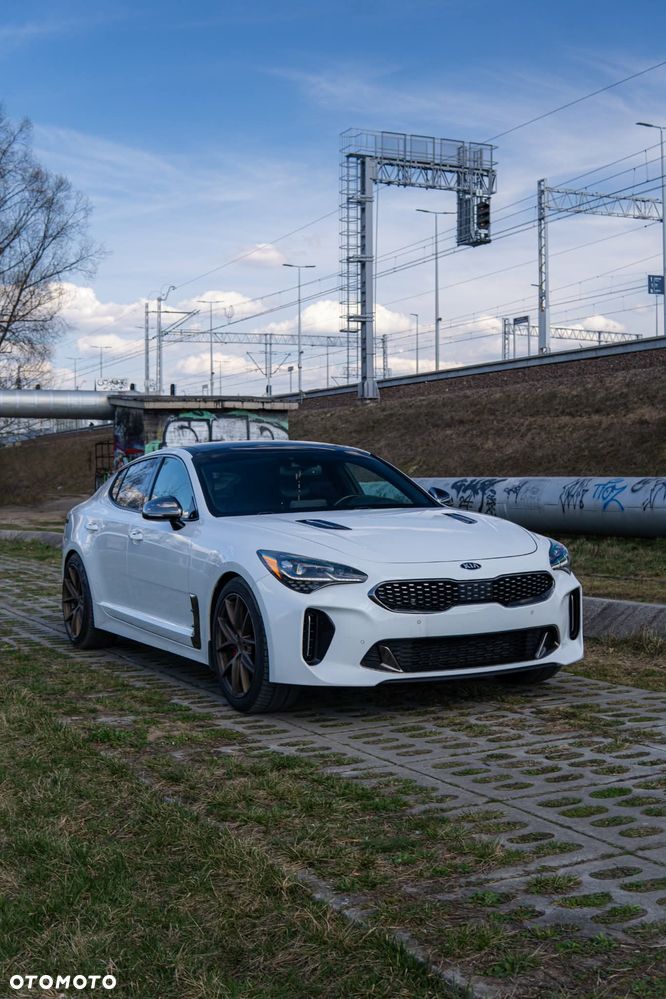 Kia Stinger - 2
