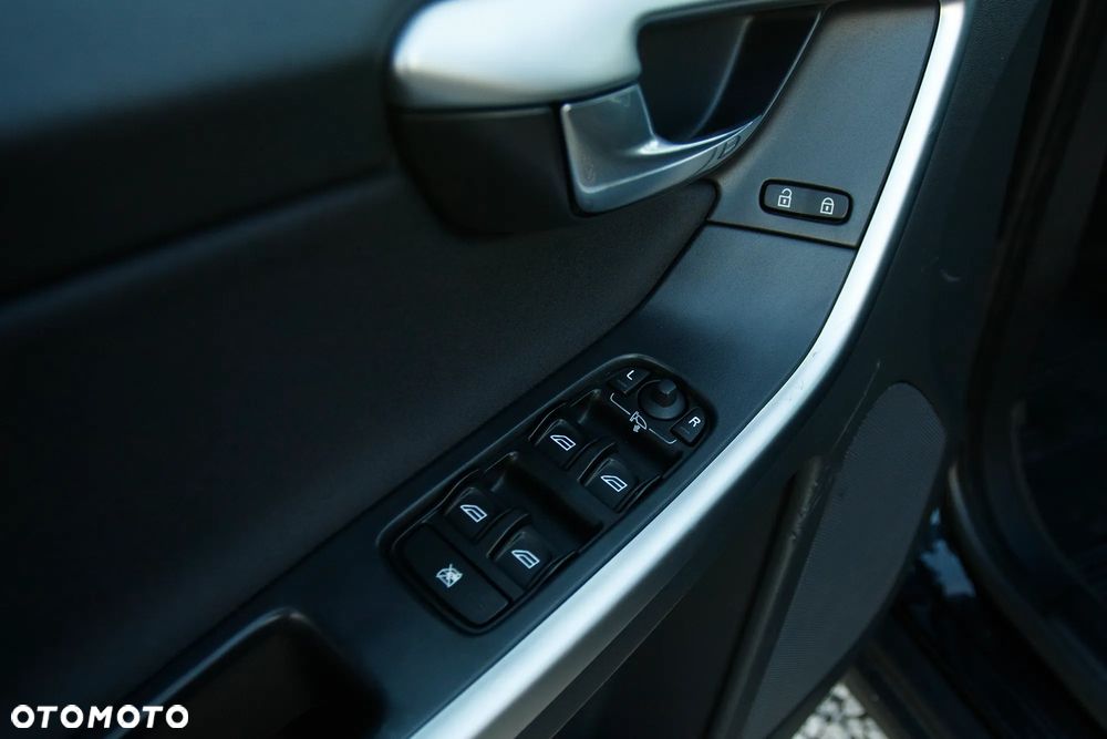 Volvo XC 60 D3 AWD Momentum - 31