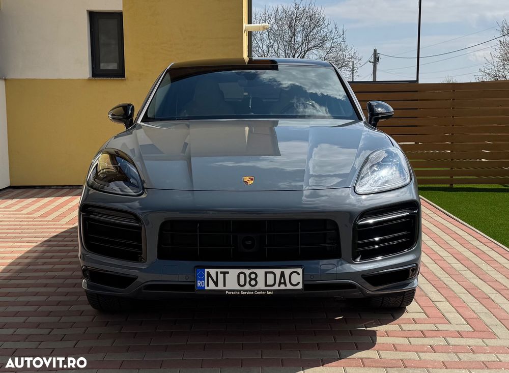 Porsche Cayenne Coupe E-Hybrid - 6