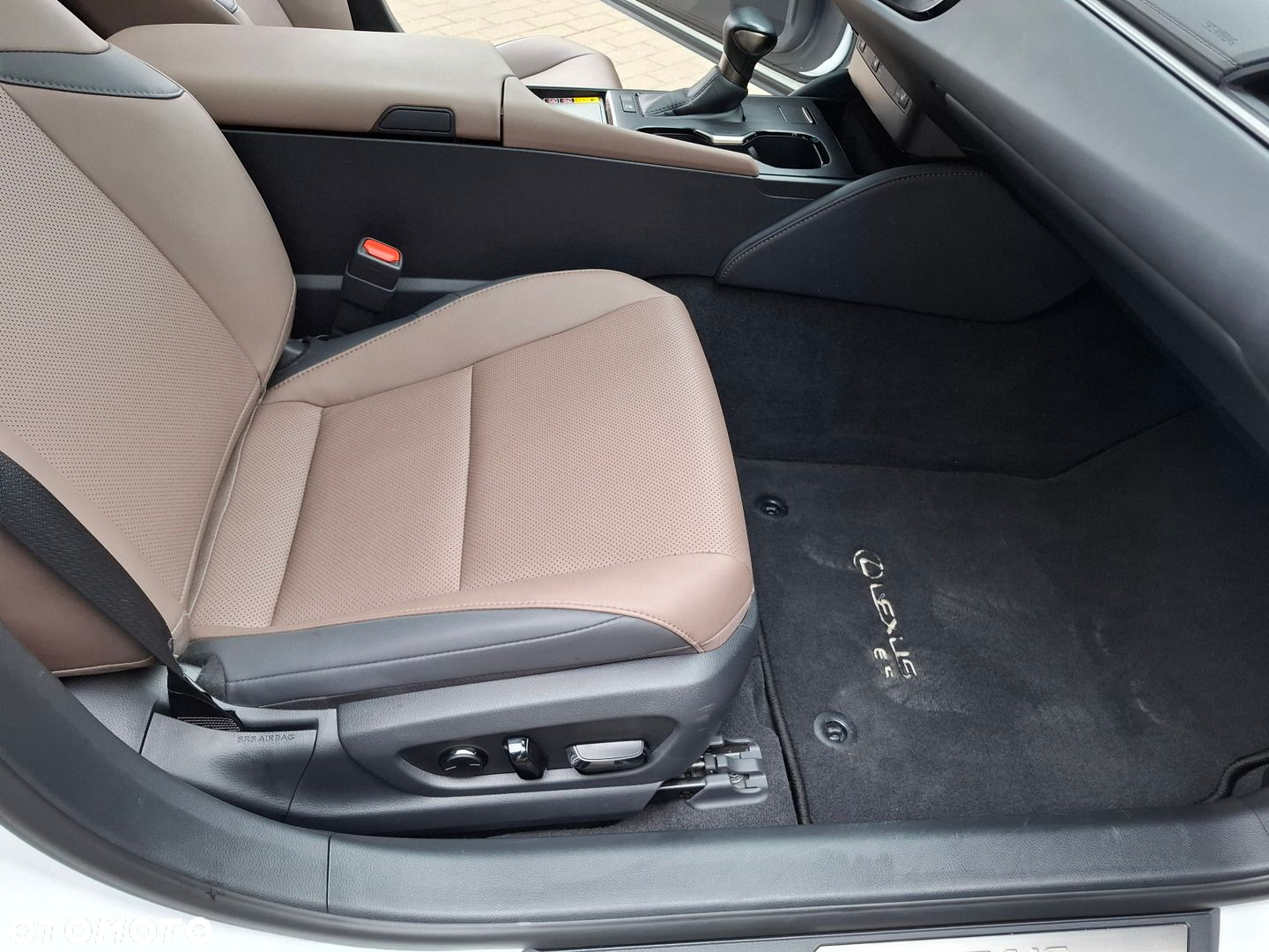 Lexus ES - 22