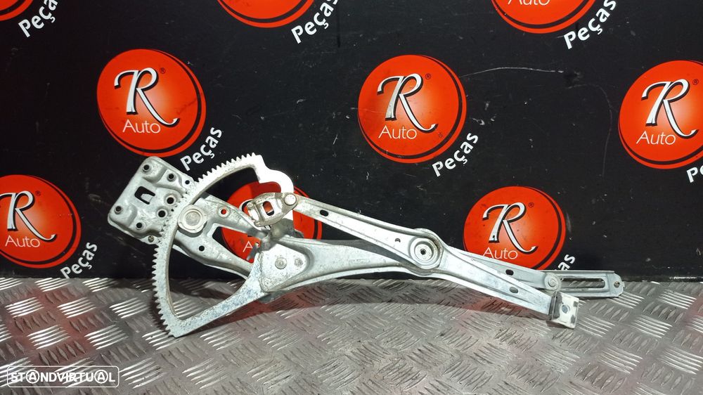 Elevador Frente Dto Mercedes-Benz E-Class (W210) - 2