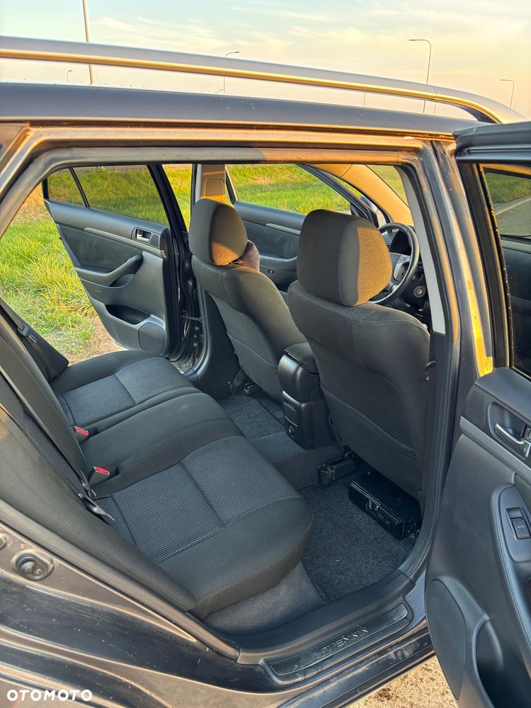 Toyota Avensis 2.2 D-4D Sol Plus - 10