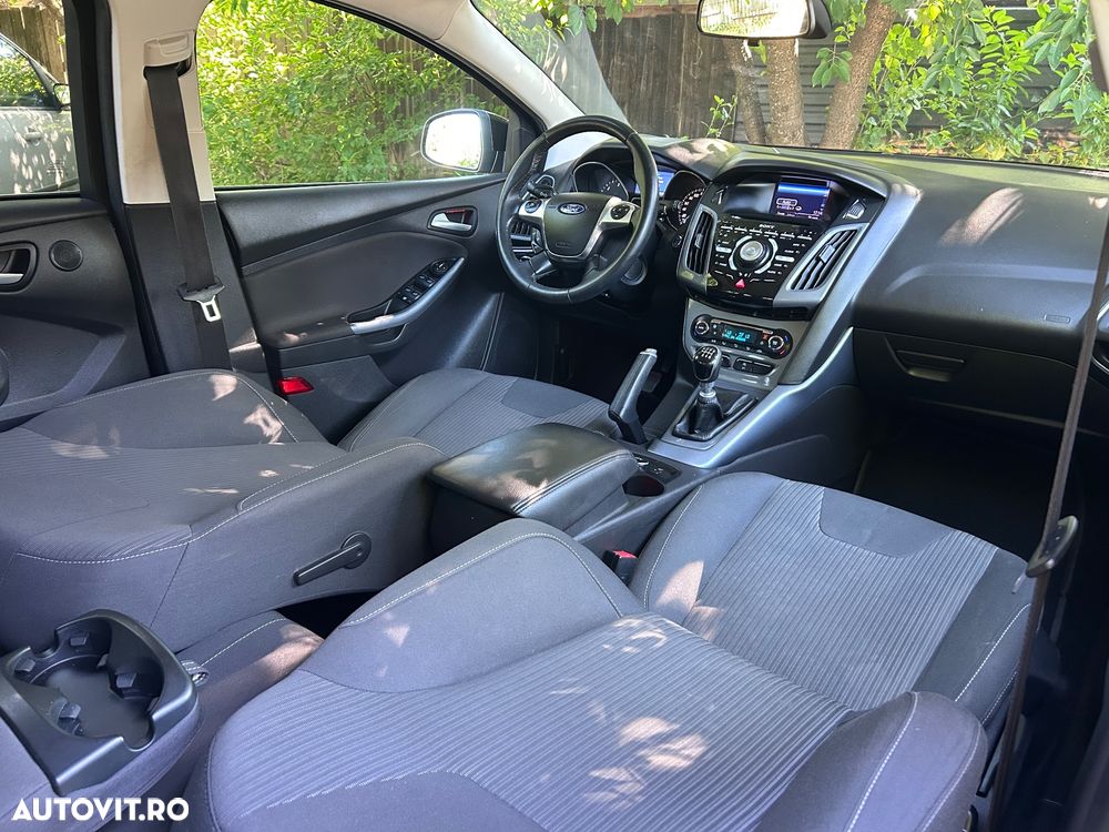 Ford Focus - 8