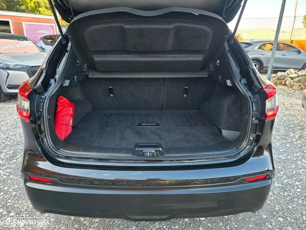 Nissan Qashqai 1.3 DIG-T N-Connecta Xtronic - 10