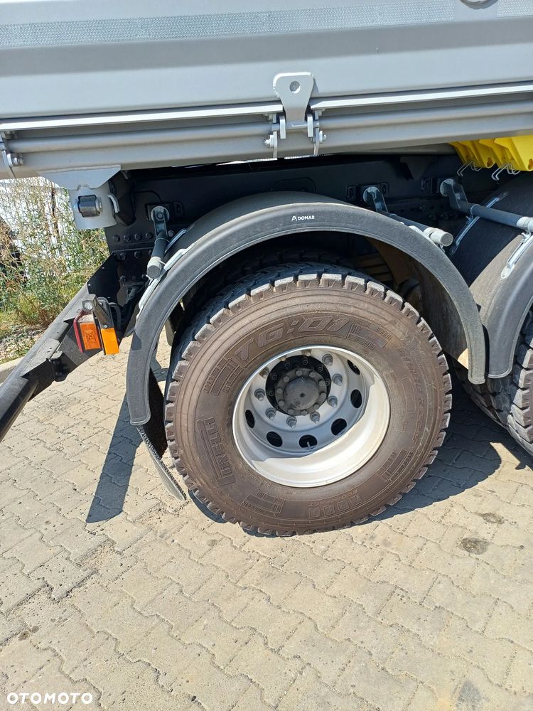 Ford F-LINE - 33