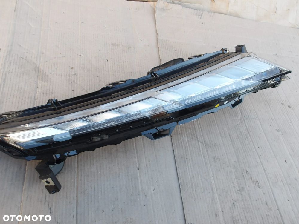 LAMPA PRAWY PRZOD FULL LED MITSUBISHI ECLIPSE CROSS LIFT - 5