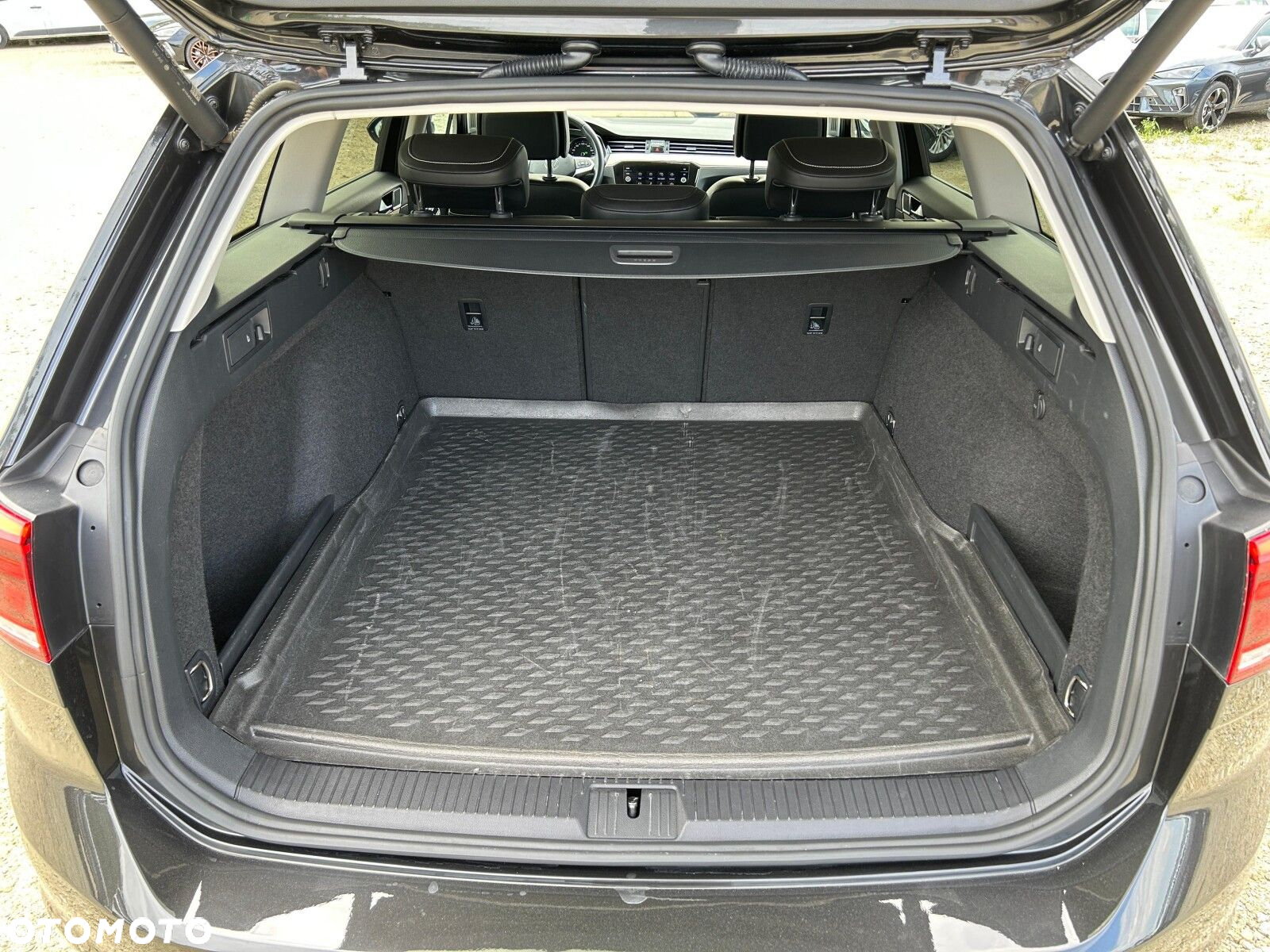 Volkswagen Passat 2.0 TDI EVO Elegance DSG - 10