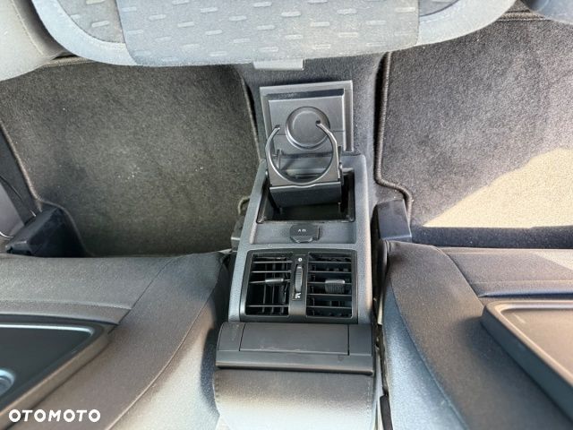 Volkswagen Touran - 20