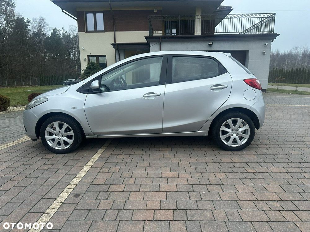 Mazda 2 - 5