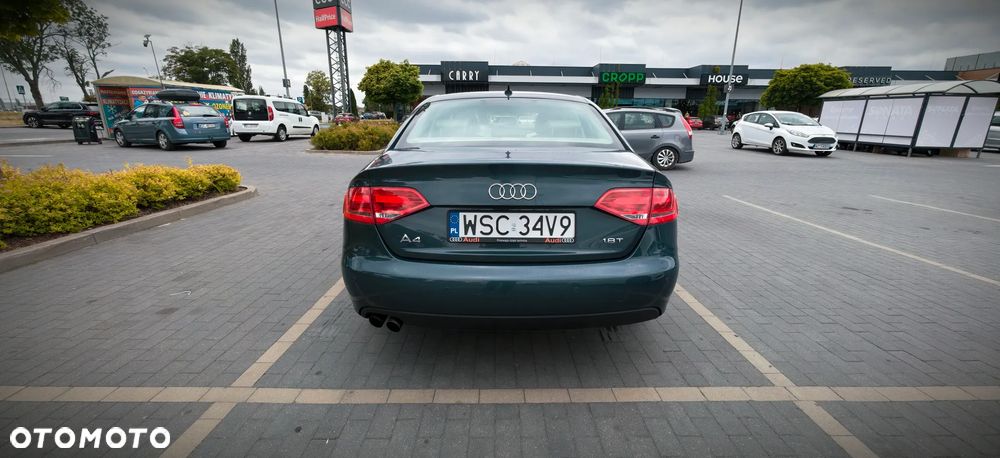 Audi A4 Limousine - 4