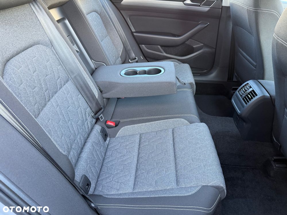 Volkswagen Passat 2.0 TDI EVO Business - 23