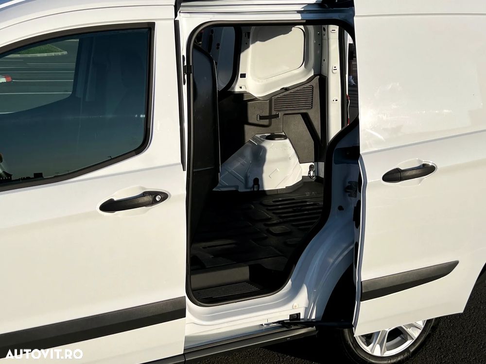 Ford Courier Van - 15