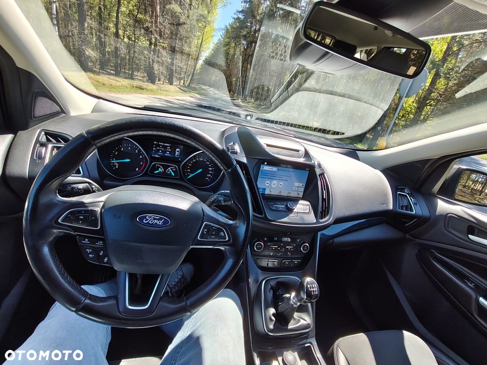 Ford Kuga - 22