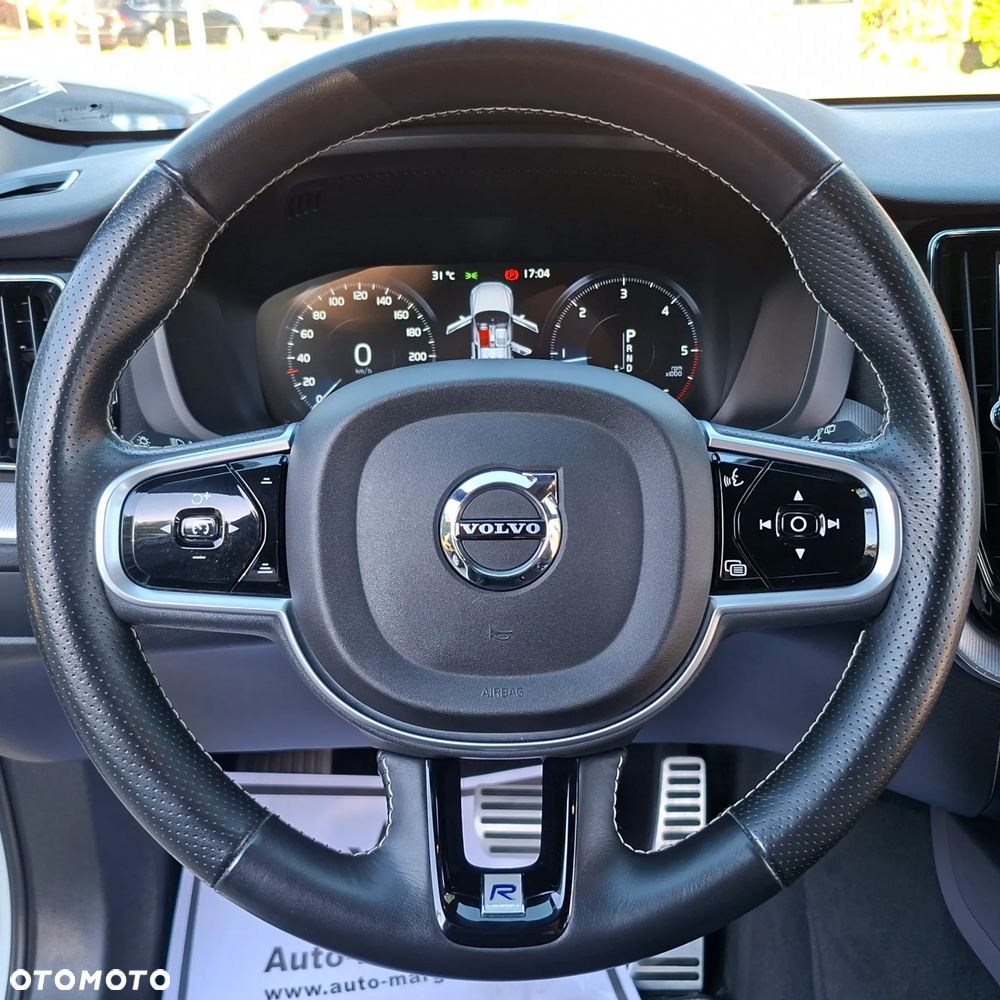 Volvo XC 60 D4 AWD Geartronic RDesign - 19