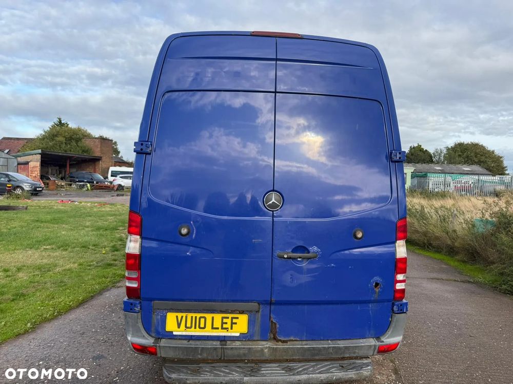 Mercedes-Benz Sprinter - 6