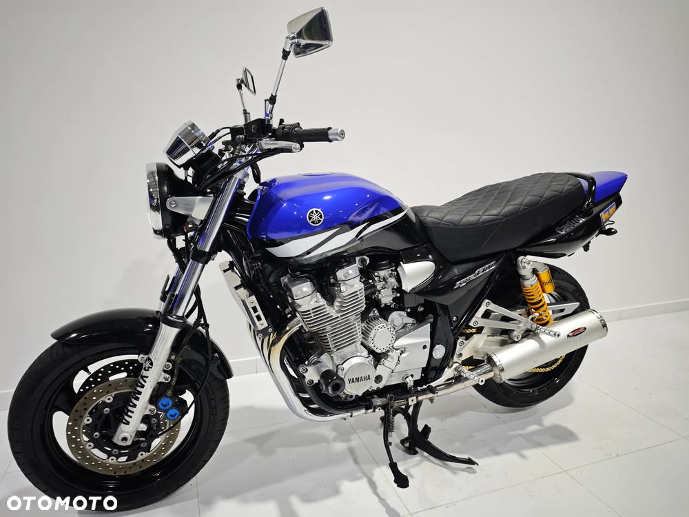 Yamaha XJR - 19