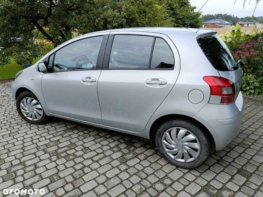 Toyota Yaris - 11
