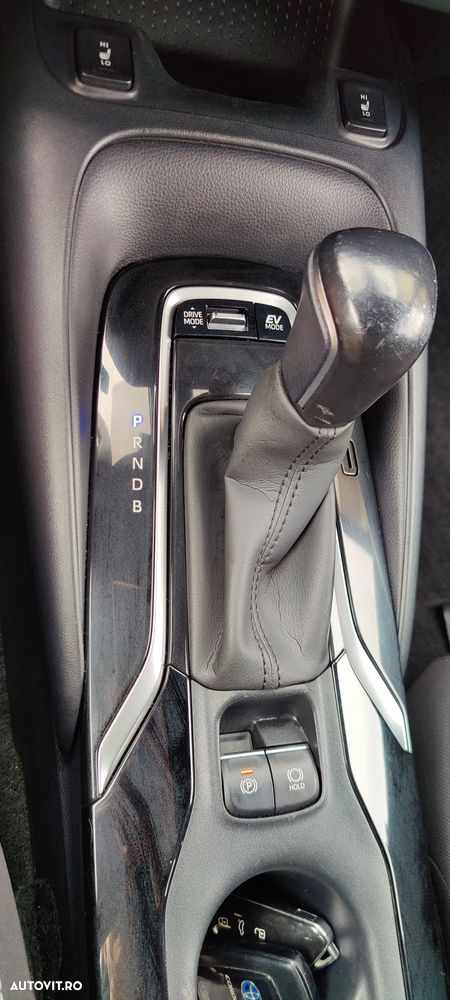 Toyota Corolla 1.8 HSD Dynamic - 17