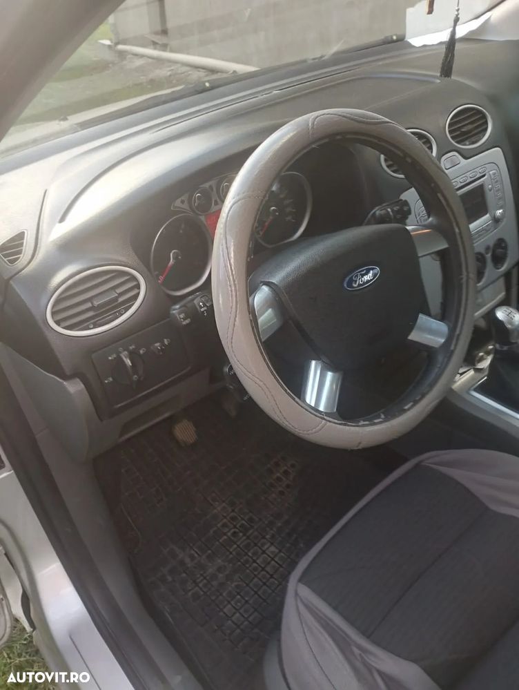 Ford Focus 1.6 TDCi Ambiente - 5