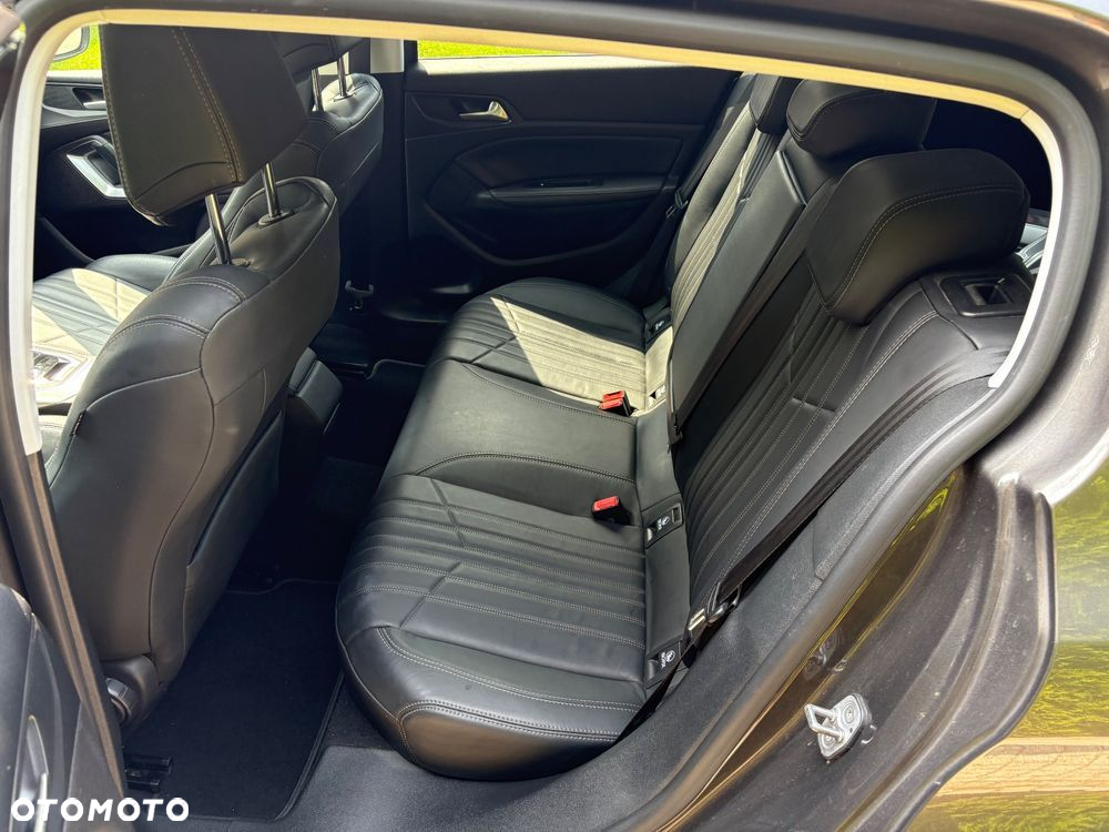 Peugeot 308 1.2 PureTech Allure S&S EAT8 - 11