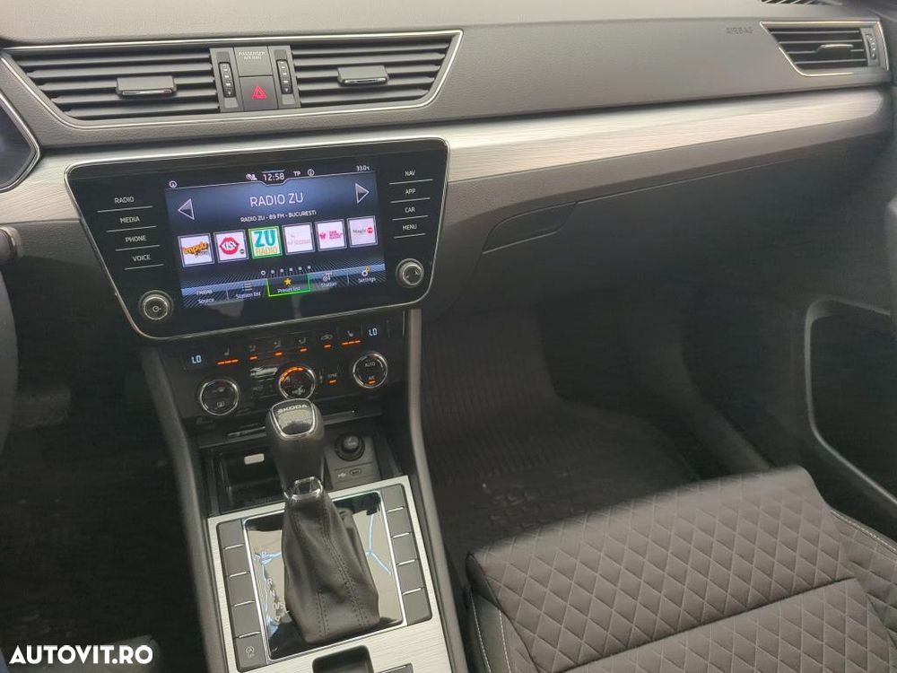 Skoda Superb 2.0 TDI DSG Ambition - 4