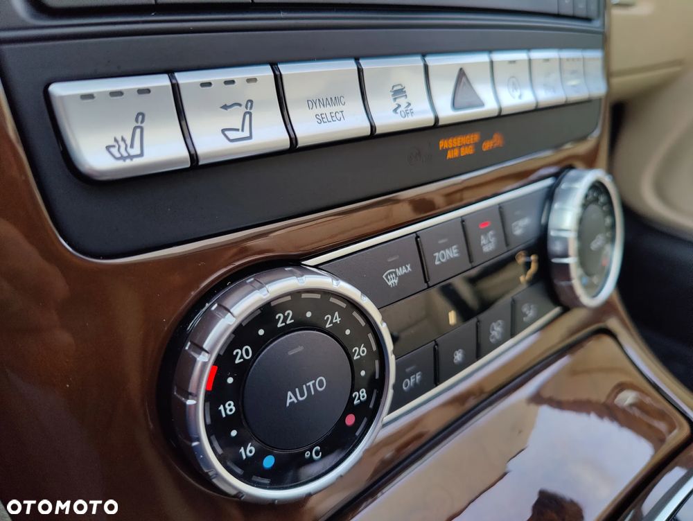 Mercedes-Benz SLC 300 9G-TRONIC - 25