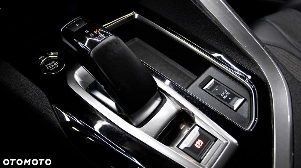Peugeot 3008 1.6 PureTech Hybrid PHEV Allure S&S EAT8 - 27