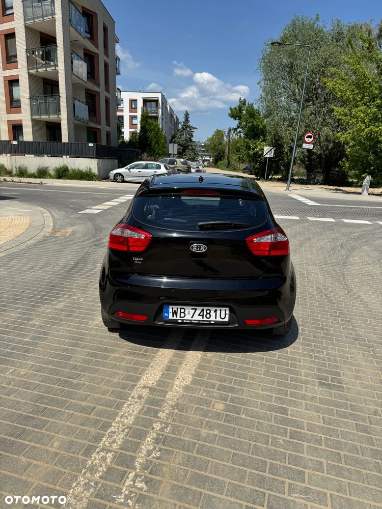 Kia Rio - 4