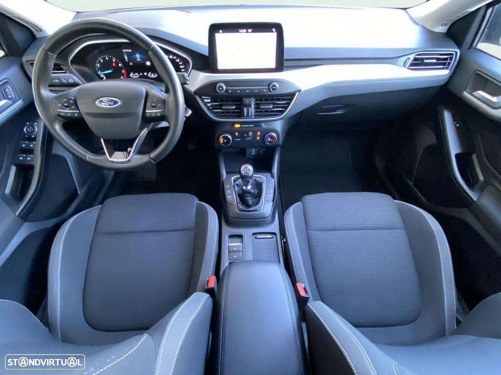 Ford Focus SW - 14