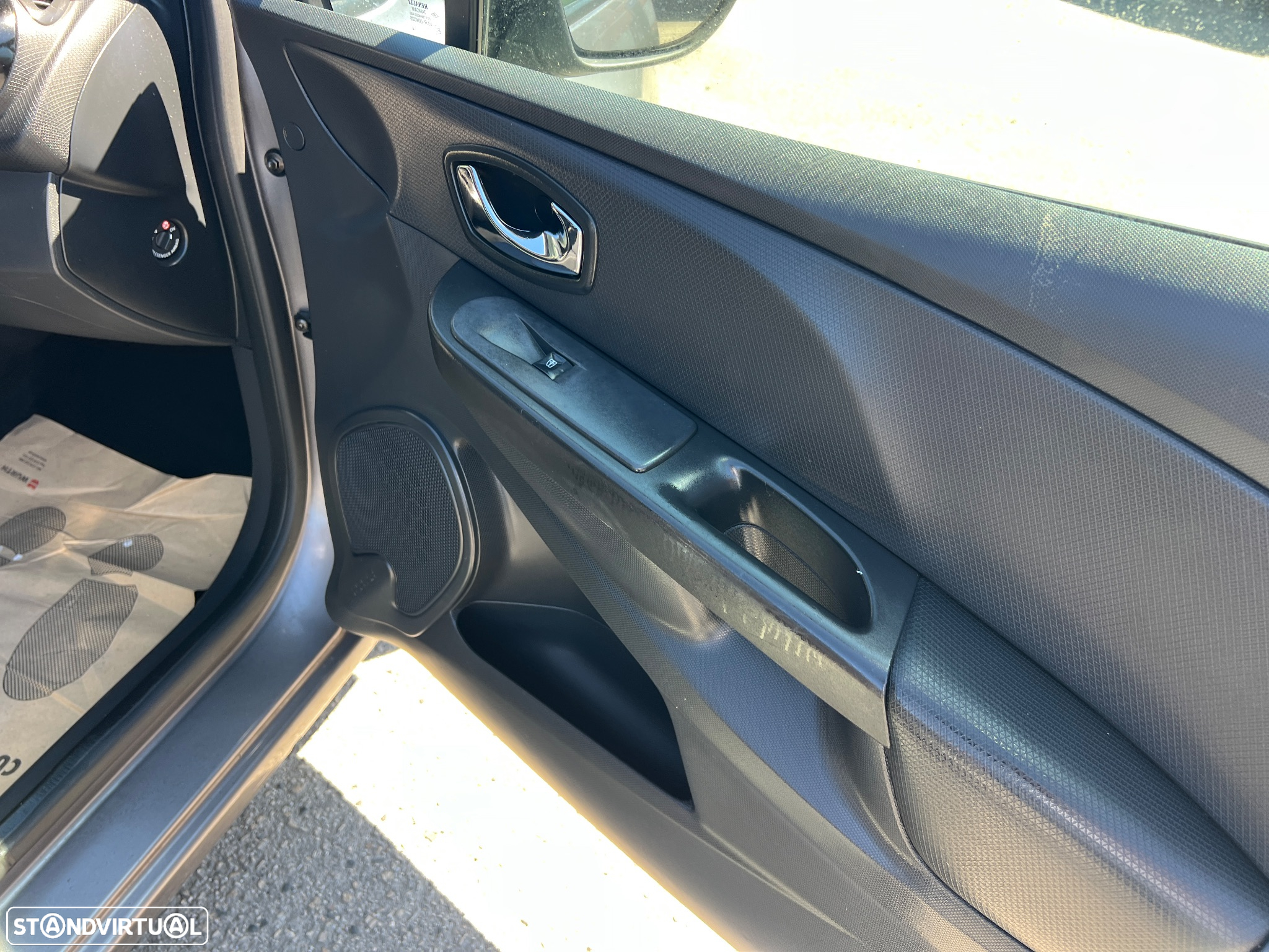 Renault Clio 1.5 dCi Dynamique S - 19